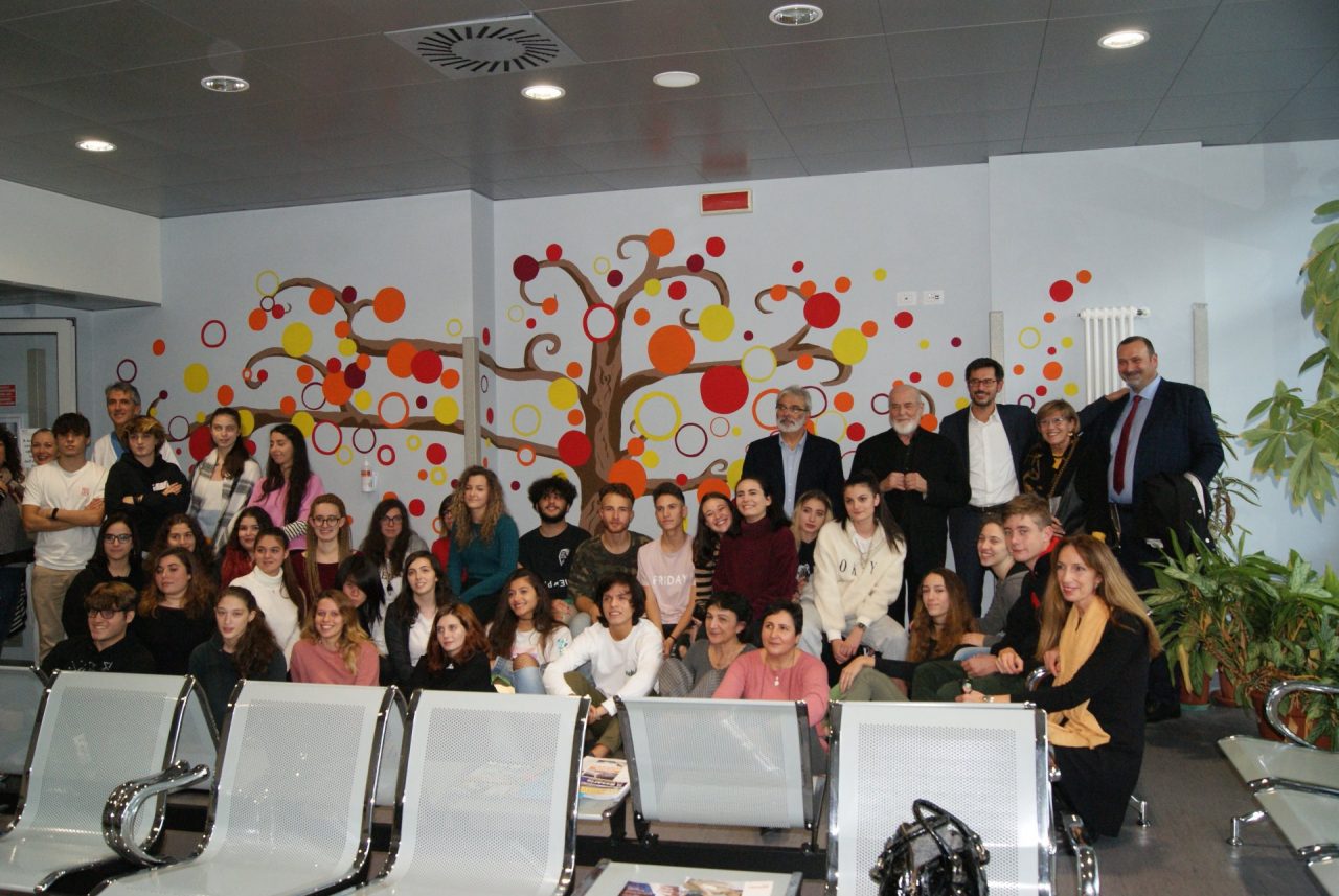 Il liceo Artistico ha dato colore al reparto di Oncologia dell’ospedale