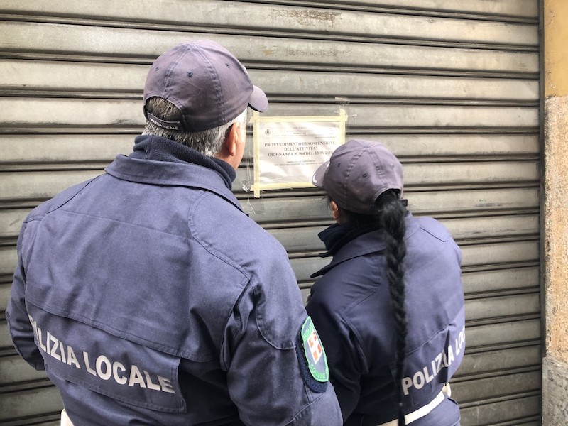 Alcolici a minori di 16 anni, licenza sospesa a un bar di via Italia