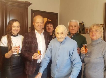 Gaglianico, auguri a “nonno” Antonio per i suoi 104 anni