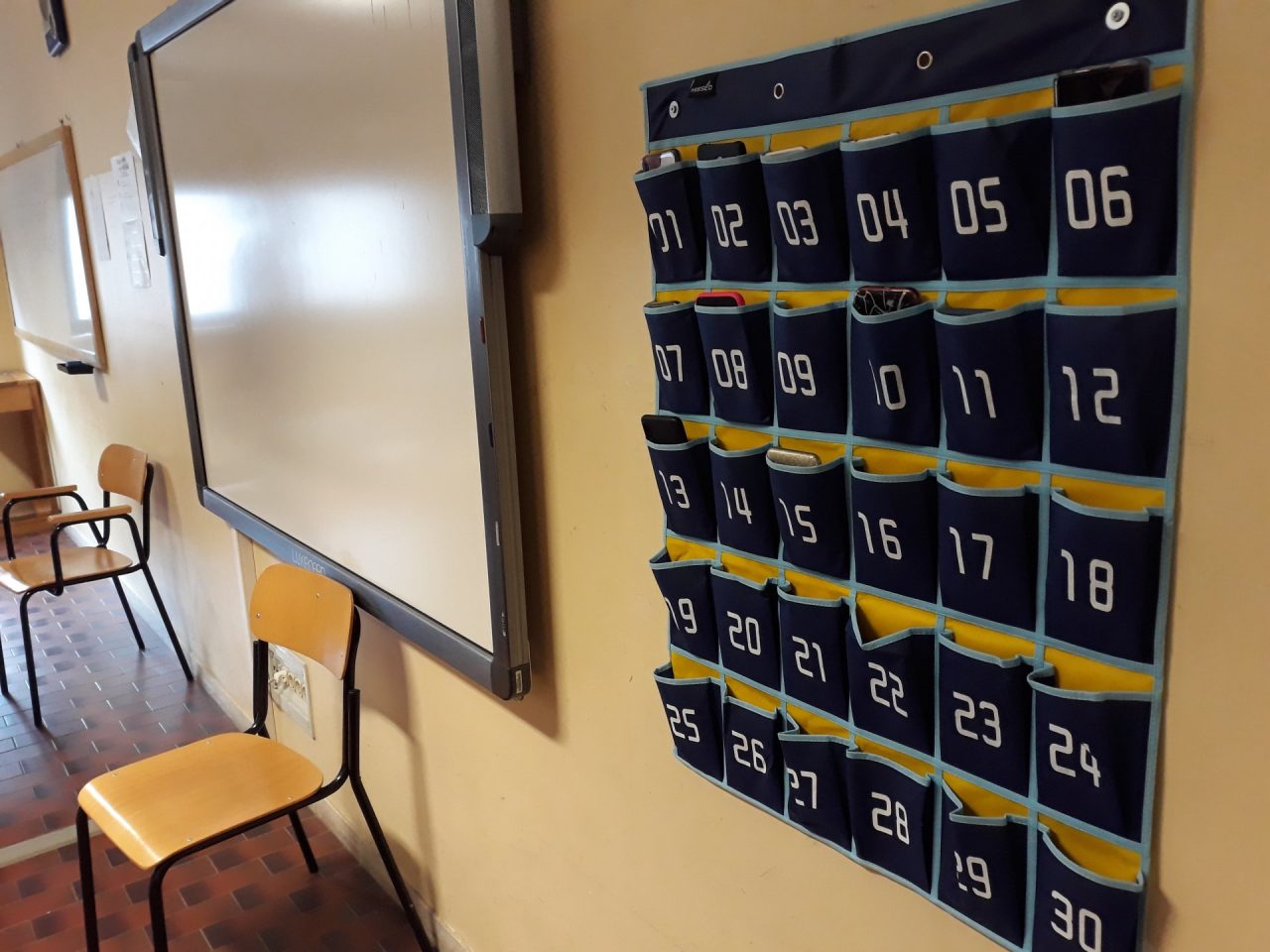 Cellulari a scuola, il Biellese torna alla ribalta nazionale