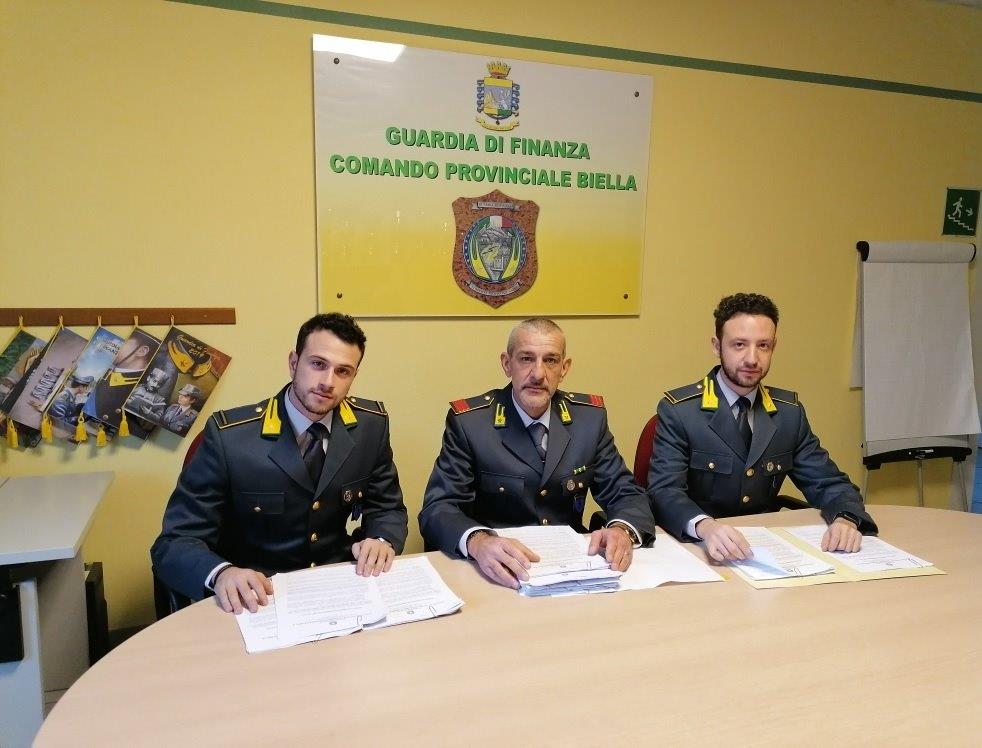 La Finanza sequestra beni per 770mila euro a un medico assenteista dell’Asl