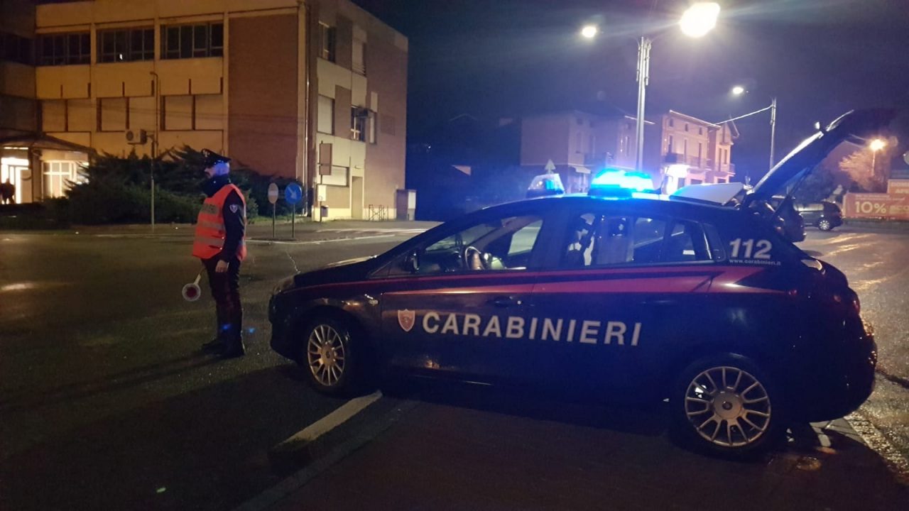 Ubriaco al volante, torna a casa con l’amico