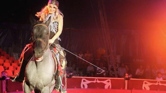 Veglionissimo sotto al tendone a Biella con il Circo delle Stelle