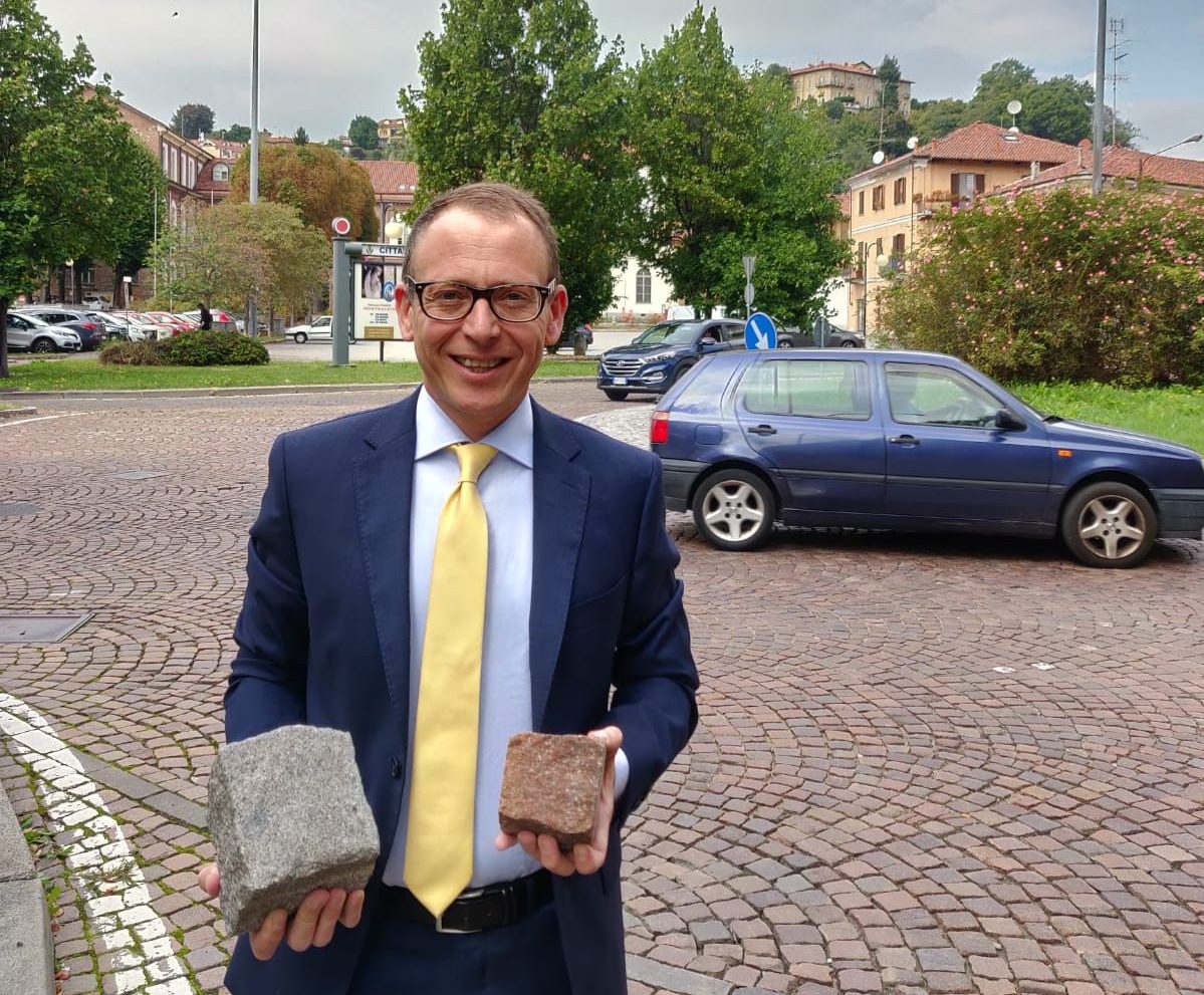 Via La Marmora, ecco i nuovi cubetti