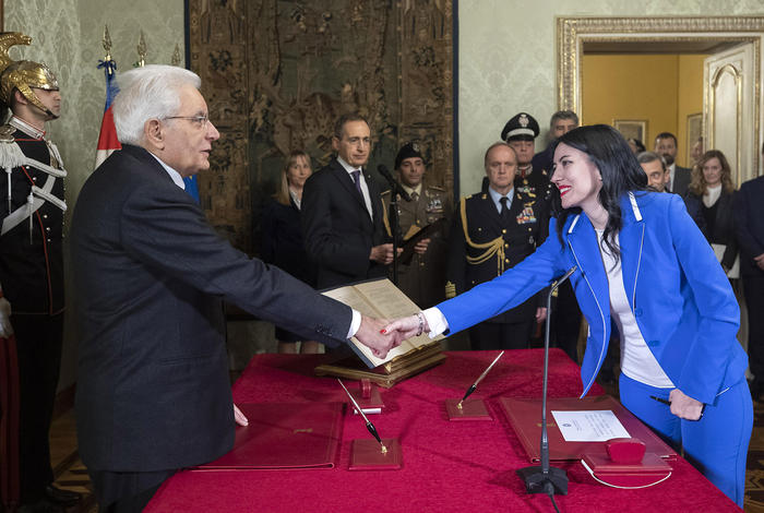Azzolina, una Ministra nella bufera