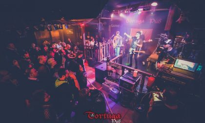 Spray urticante al pub durante un concerto, clienti in fuga