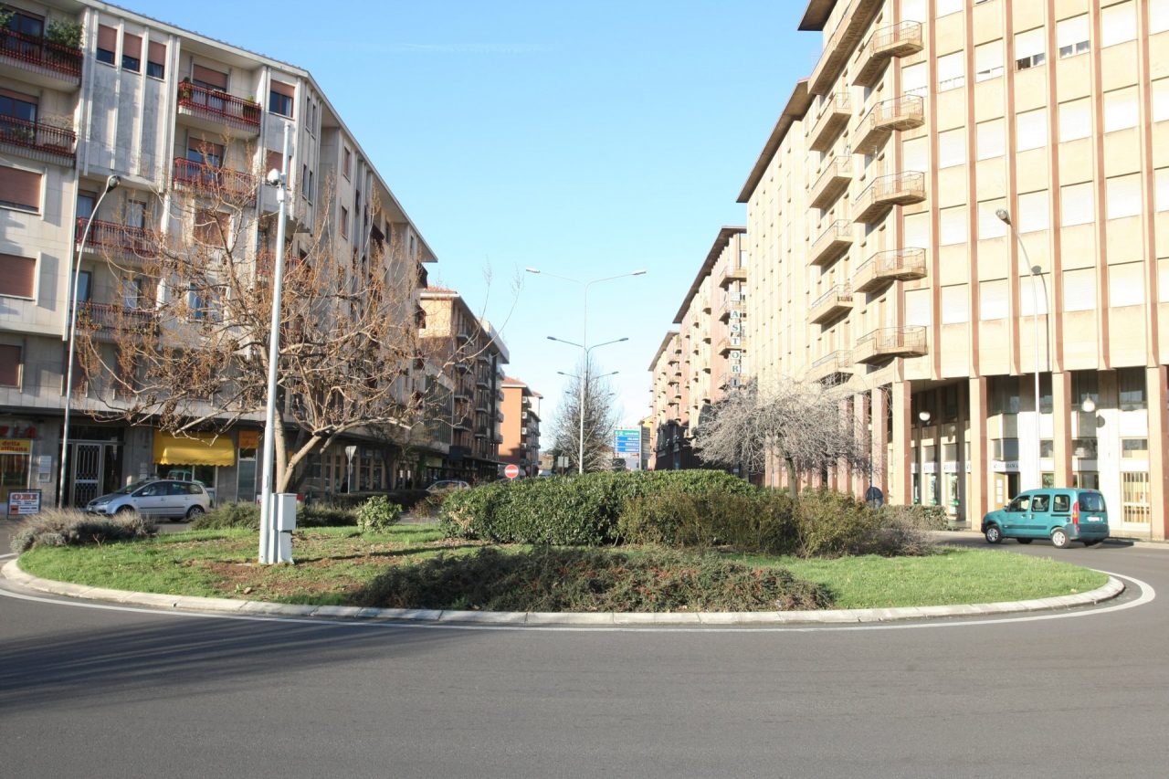 Il traffico della tangenziale non basta: disposti nuovi sensi unici alternati nel Biellese