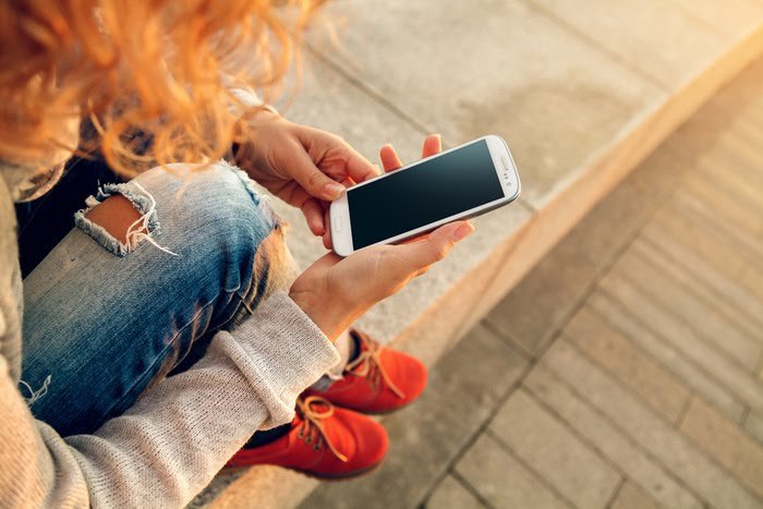 “Ridatemi il cellulare, mi avete rubato i ricordi di papà”