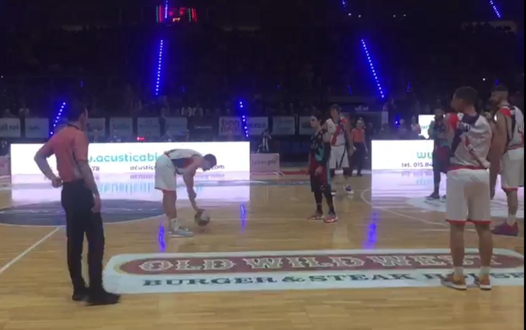 Biella e Rieti, il commosso tributo a Kobe Bryant al Forum VIDEO