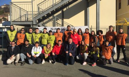 250 studenti fanno plogging con Cosrab per pulire il paese FOTO