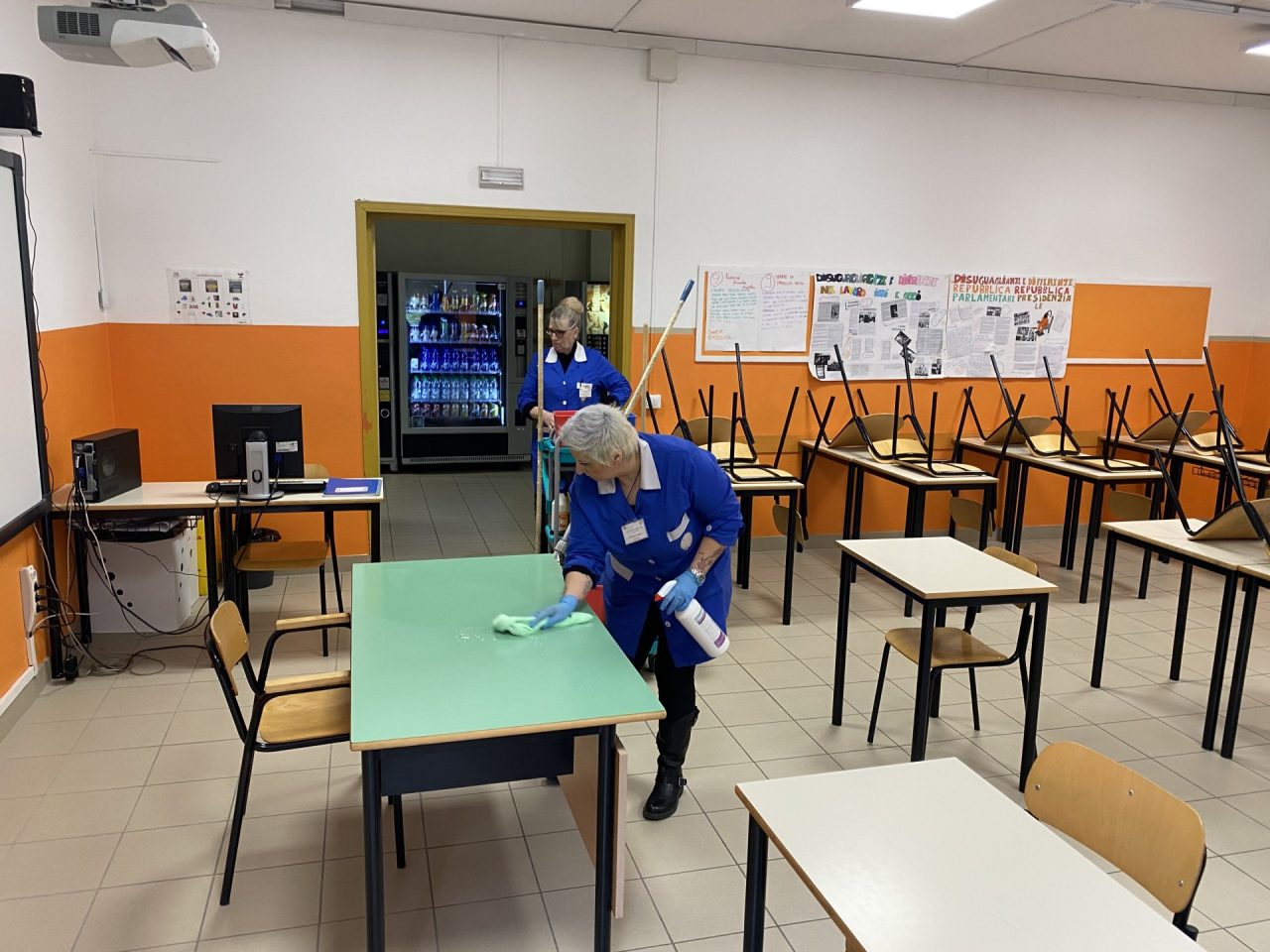 “Davvero c’è necessità di riempire al 100 per cento le aule delle scuole superiori?”