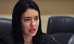La Ministra Azzolina e il plexiglass tra i banchi: è pioggia di critiche