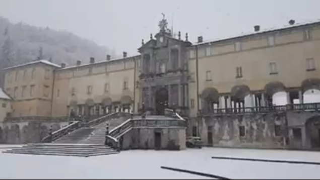 Neve a Oropa e Bielmonte e temperatura precipitate a -2 e -5 gradi – VIDEO