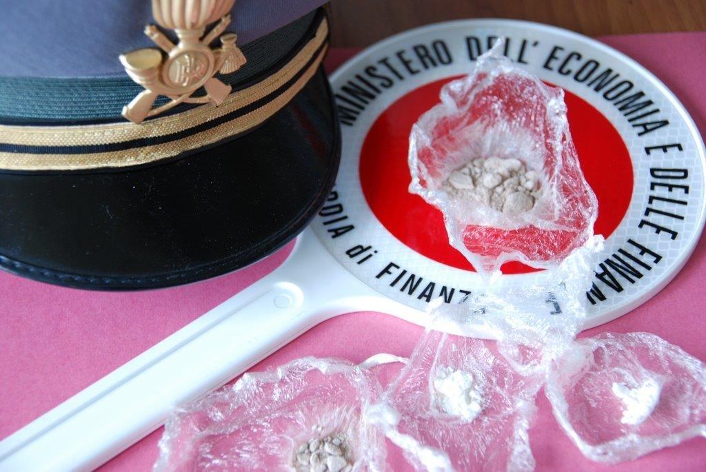 Spaccio di droga ai tempi del Covid, sette operazioni della Gdf