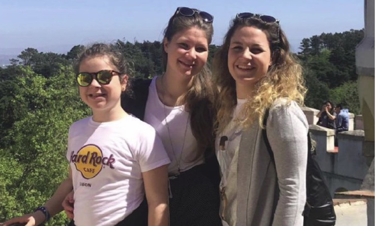 Famiglia “divisa” per colpa del Covid