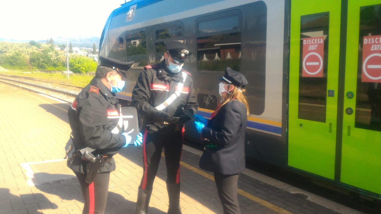 Telefono dimenticato sul treno recuperato grazie ai carabinieri