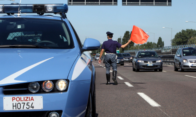 Guidavano sotto l’effetto di droghe: denunciati in 14