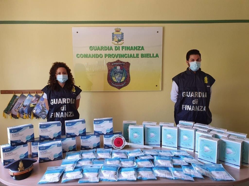 Finanza sequestra 5500 mascherine con false certificazioni