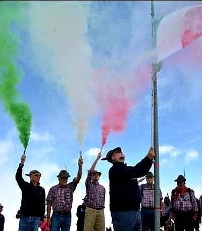 «Repubblica, sventolate il tricolore»