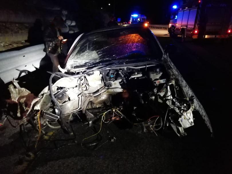 Spaventoso incidente sulla Cossato-Valle Mosso, giovane sbalzato fuori dall’auto
