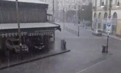 Maltempo nel Torinese, 80 mm di pioggia in pochi minuti e strade allagate VIDEO