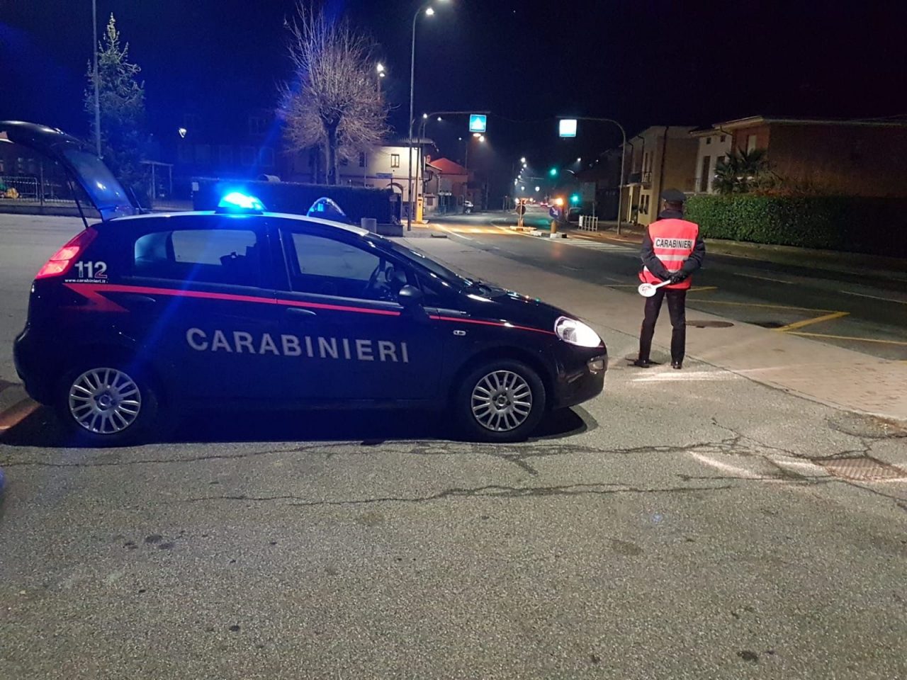 Scatta l’allarme alle Poste di Brusnengo, confluiscono i Carabinieri