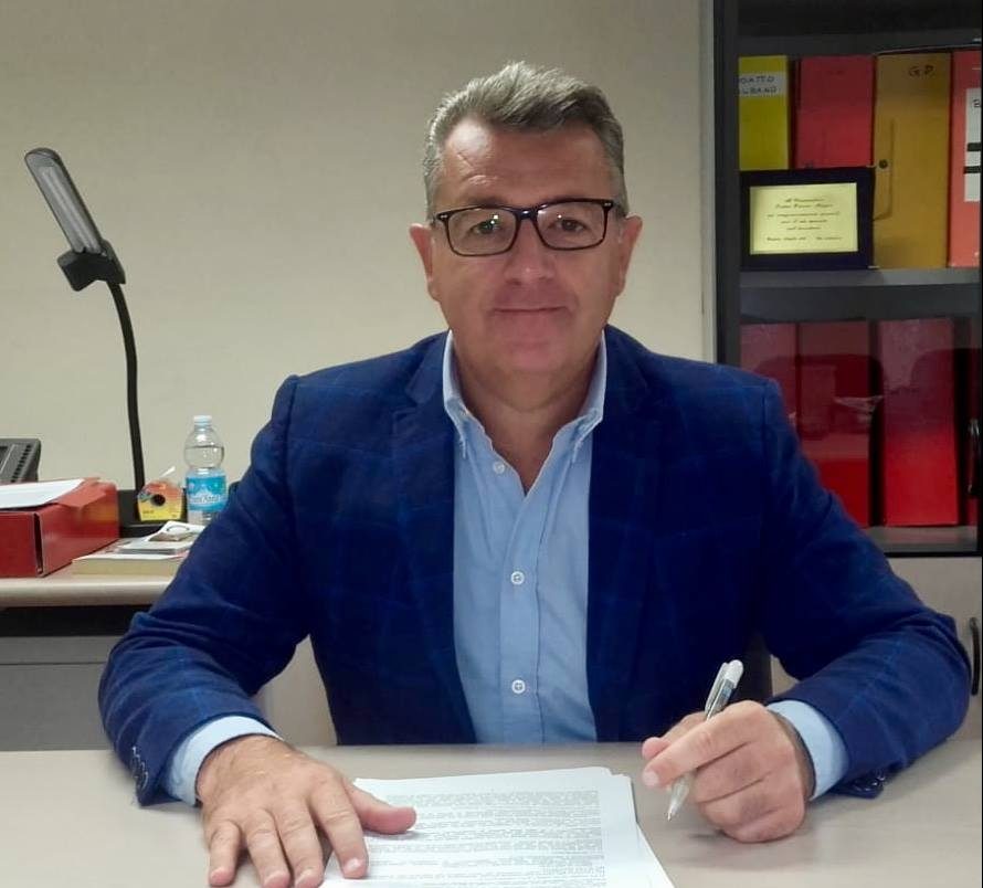 I 500 euro alle attività commerciali