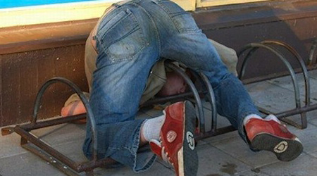 “Sorvegliato speciale” a spasso, ubriaco perso, a infastidire i passanti