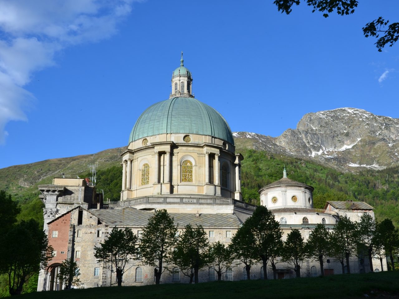 Oropa, domenica 30 agosto riapre la Basilica Superiore, con messa del vescovo Roberto