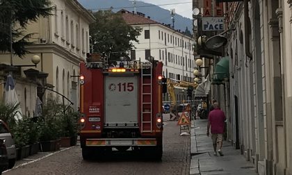 Cavo Enel tranciato, via Garibaldi chiusa. Suora prigioniera in ascensore