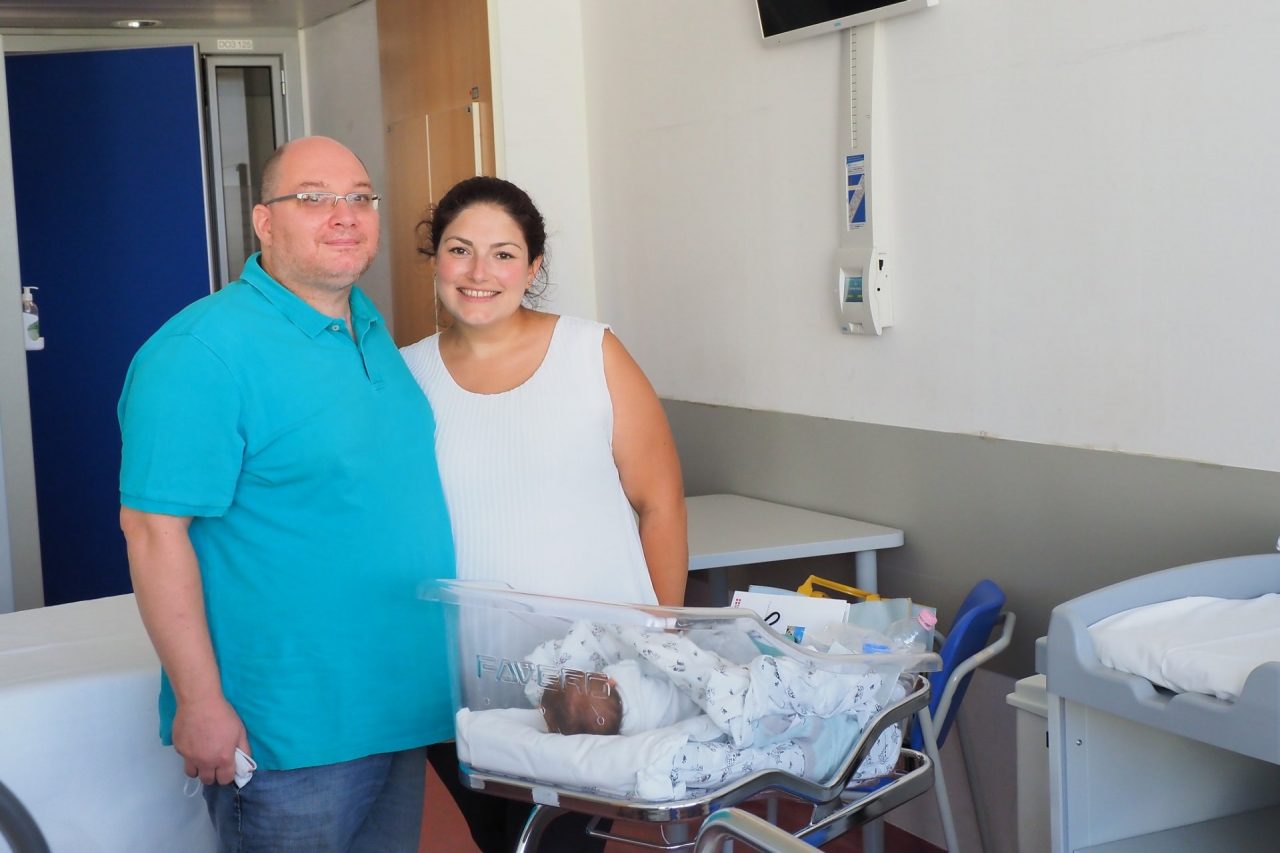Biella, lotta per 4 mesi contro il Coronavirus, ora è diventato papà