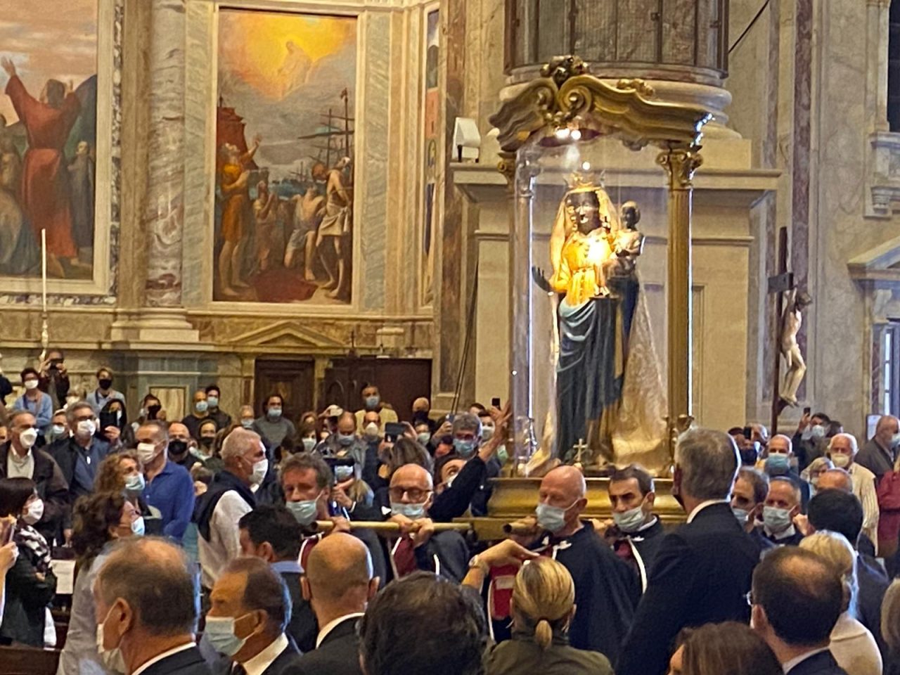 Oropa, dalla Via Crucis alla settimana Santa, ecco tutti gli appuntamenti