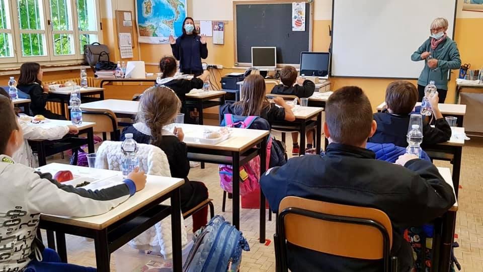 Partite le mense, primo giorno sotto la supervisione dell’assessore