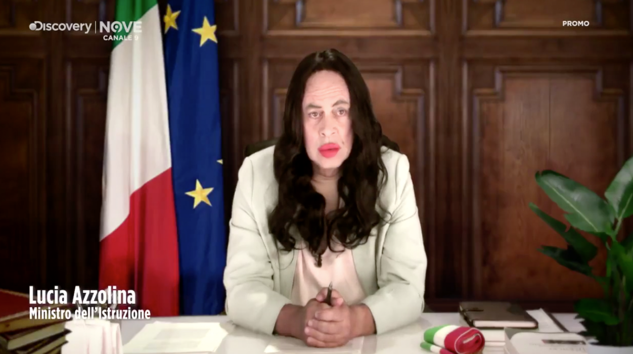 Crozza imita Lucia Azzolina: “Lady Gaga avrebbe fatto meglio di me?”