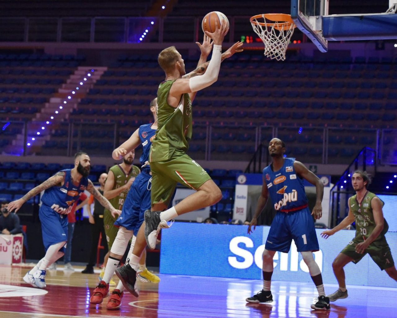 Pallacanestro Biella, derby d’esordio con Casale stravinto