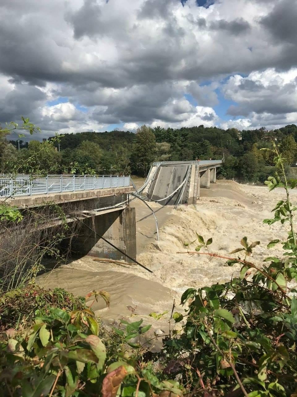 Crollato il ponte sul Sesia tra Romagnano e Gattinara VIDEO FOTO
