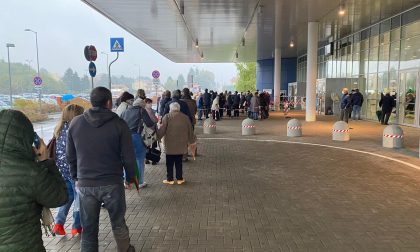 Caos ospedale, lunghe code all'ingresso per malati e visite
