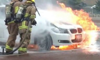 Bmw prende fuoco mentre percorre la SP 142 a Cossato