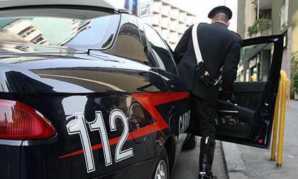 Scontro tra auto e camion, lite tra i conducenti. Arrivano i carabinieri