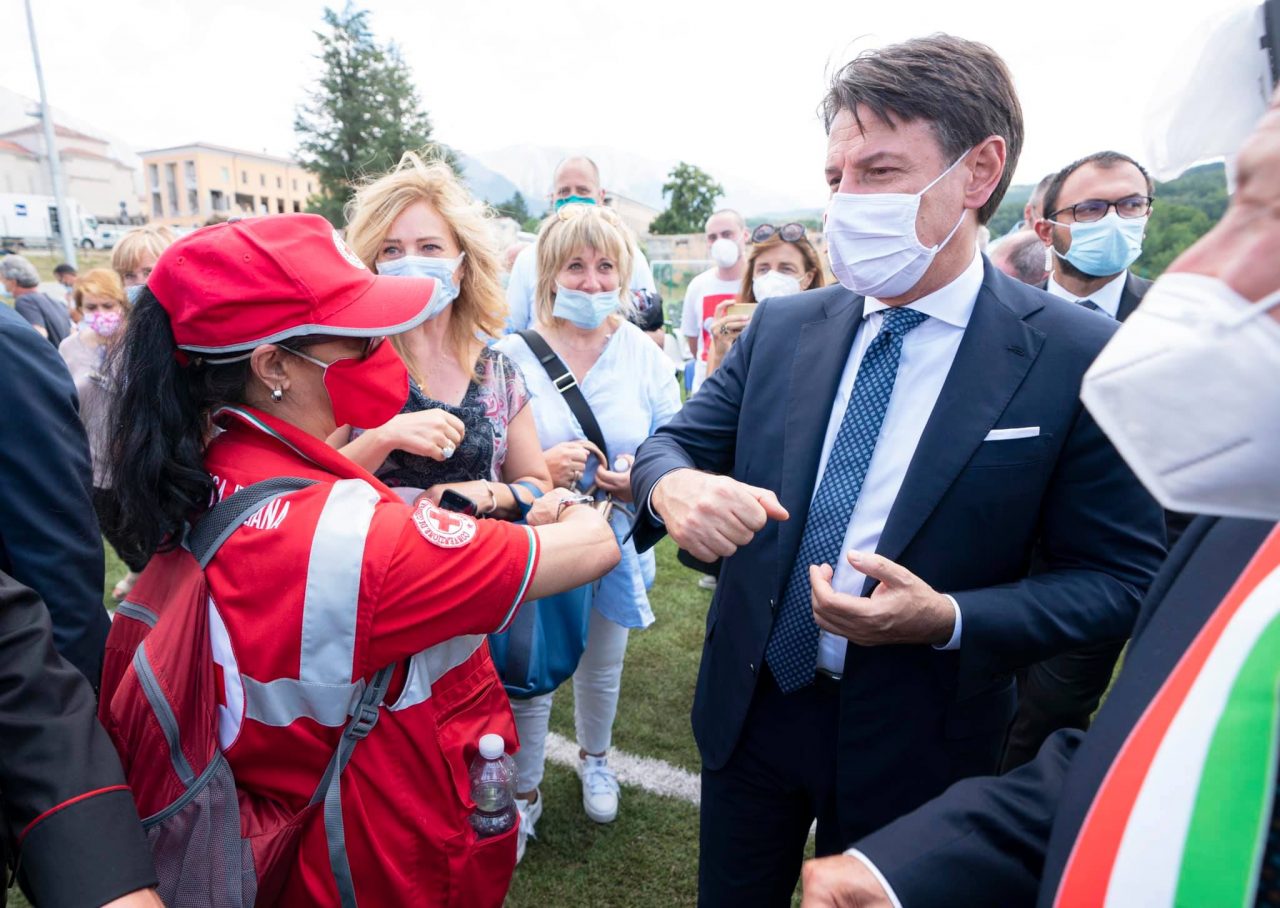 Nuovo Dcpm anti-Covid.  Piemonte Zona Rossa: dietrofront sui parrucchieri, che restano aperti. Coprifuoco dalle 22