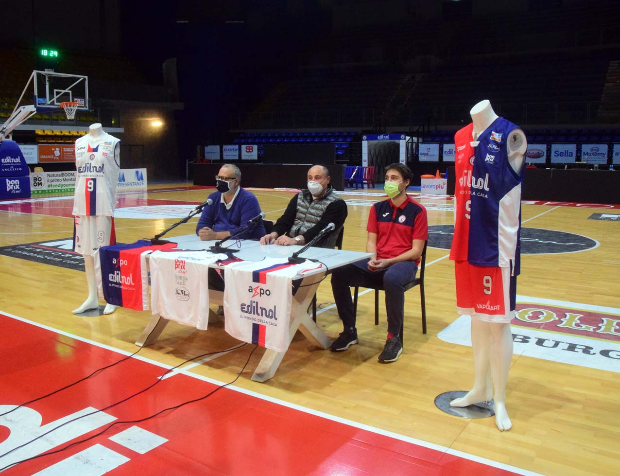 Il basket riparte: ecco le nuove divise di Pallacanestro Biella
