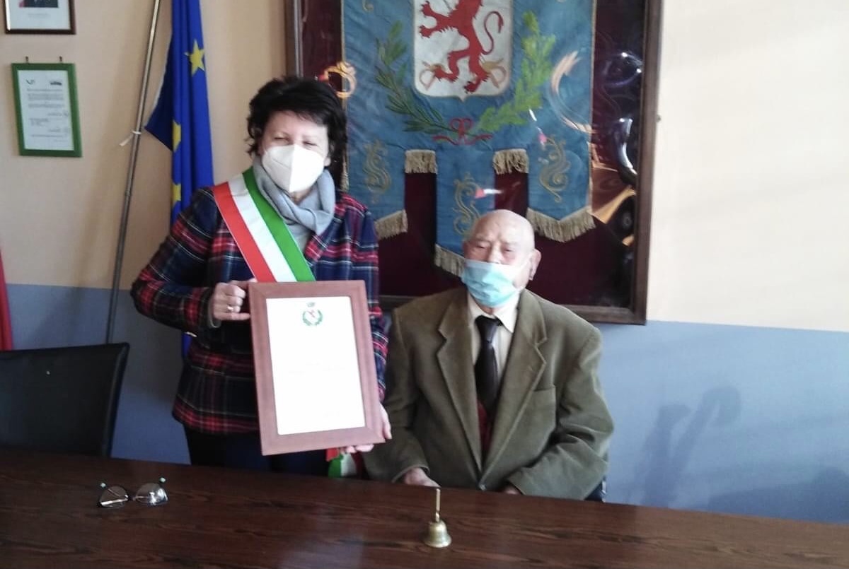 Cerrione, padre di 5 figli compie 100 anni