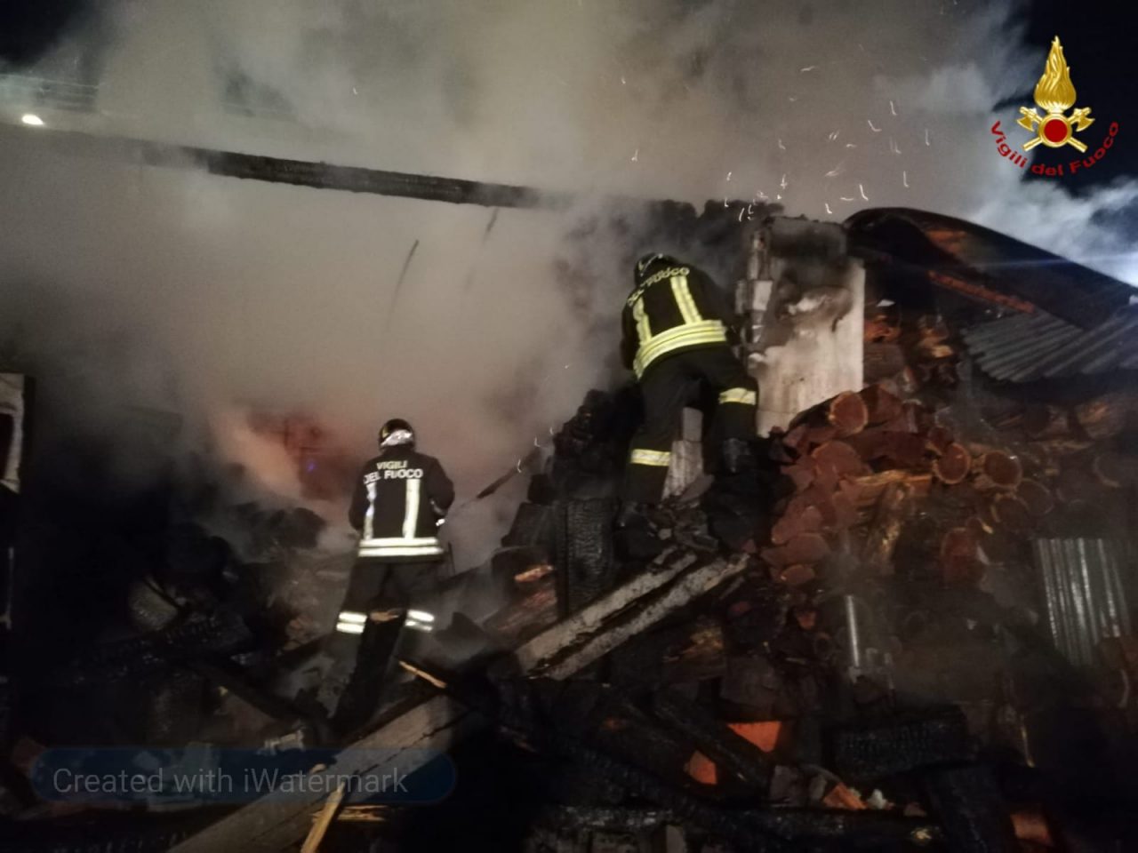 Ecco le foto del gigantesco incendio di Masserano
