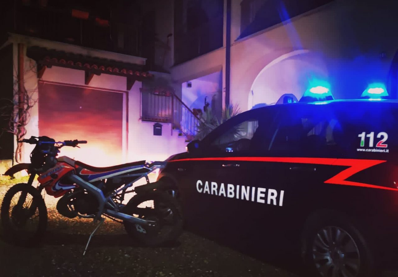 Completamente ubriaco stava per mettersi alla guida di uno scooter