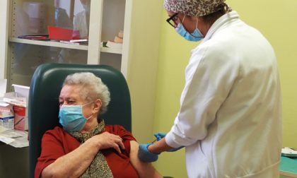 Somministrati i primi vaccini ai biellesi over 80 FOTO