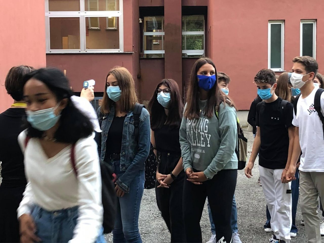 Lezioni a casa per 10mila studenti