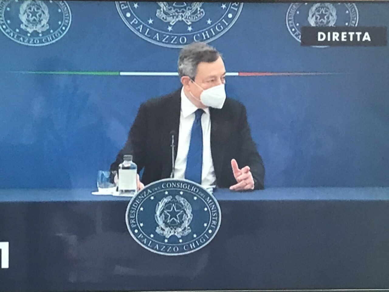 E’ ufficiale!!! Draghi: “Scuole aperte fino alla prima media”. Intervento su chiusure e  vacanze. Il nuovo decreto