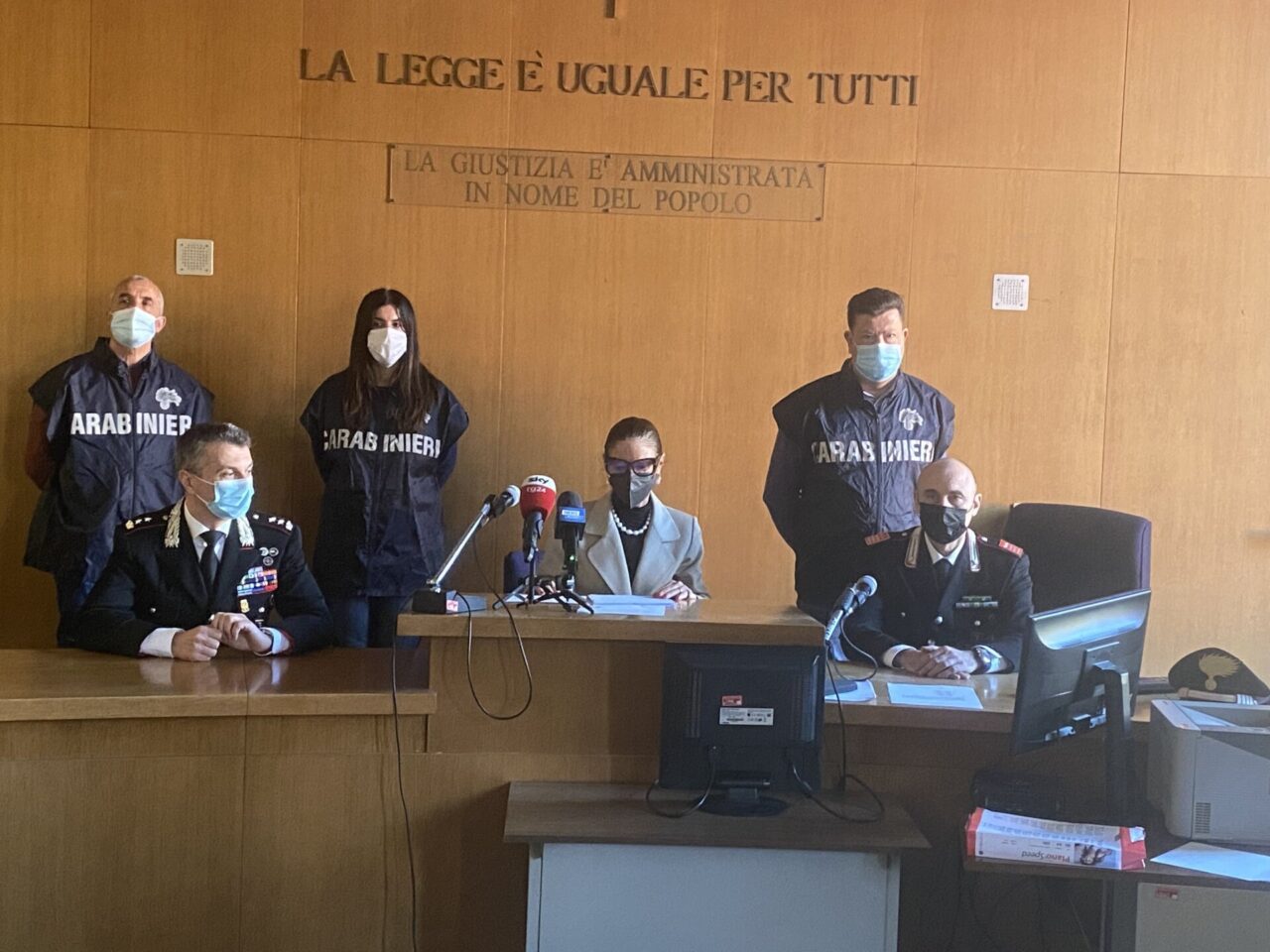 Caso “furbetti del vaccino”, Codacons presenta esposto in Procura