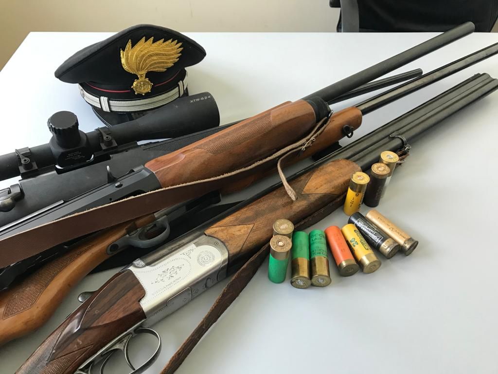 In casa munizioni proibite, cacciatore di Mottalciata denunciato