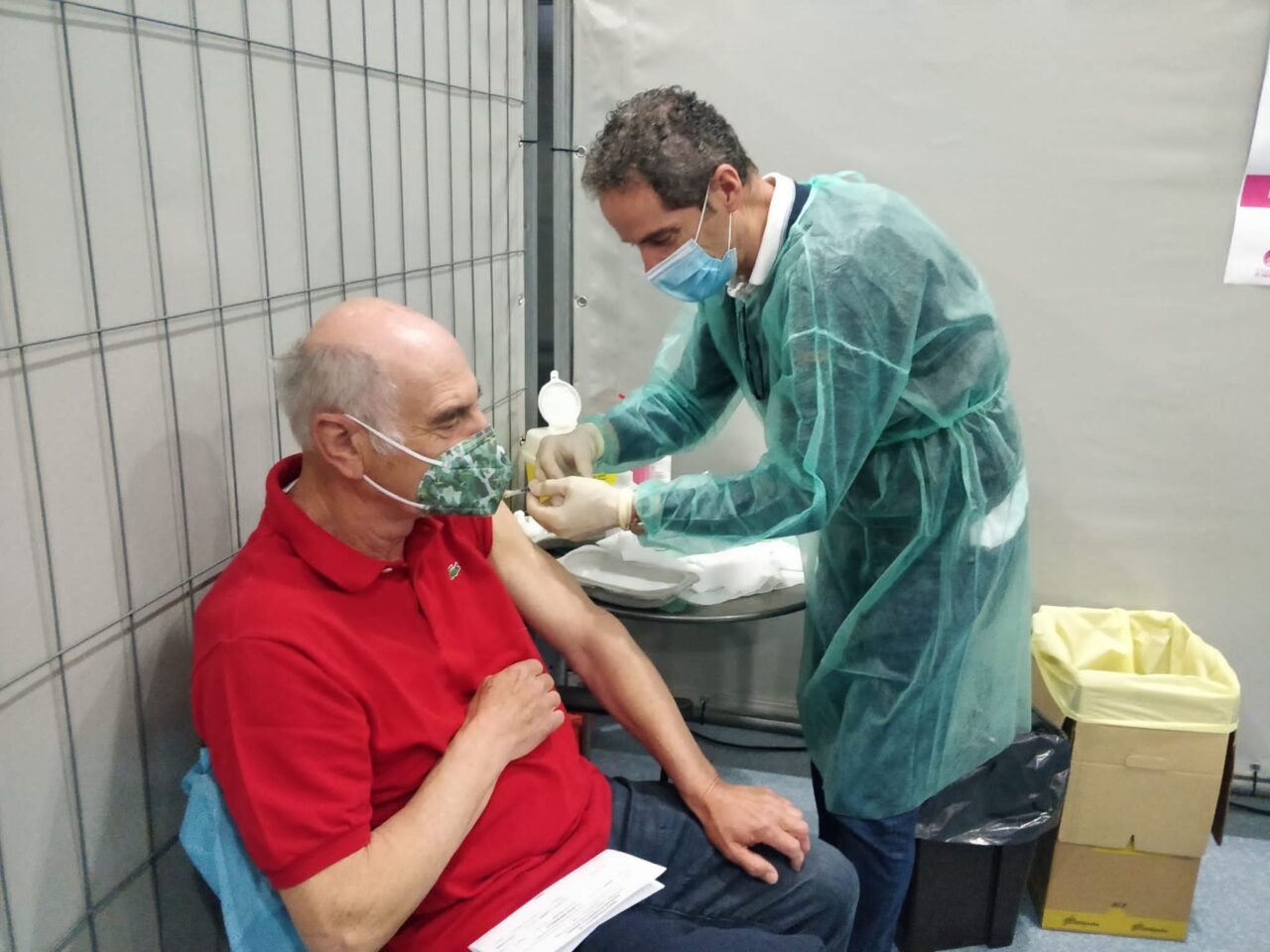 Coronavirus, dalla Regione bonus ai medici per convincere gli scettici